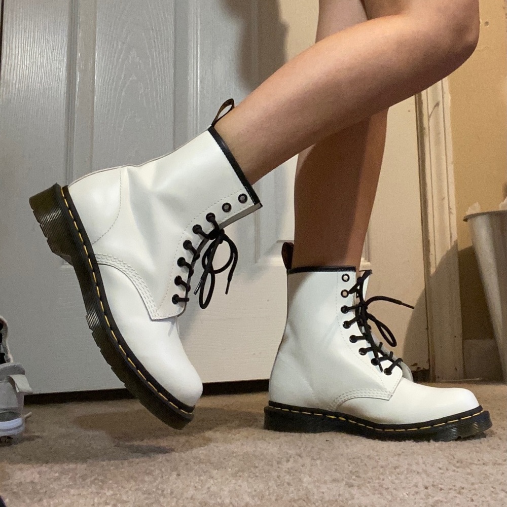 Brand new doc marten boots. perfect condition.